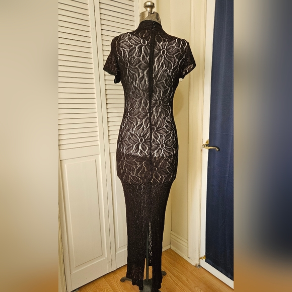 Full-length see-through high-collar lace dress with underdress - Picture 2 of 8